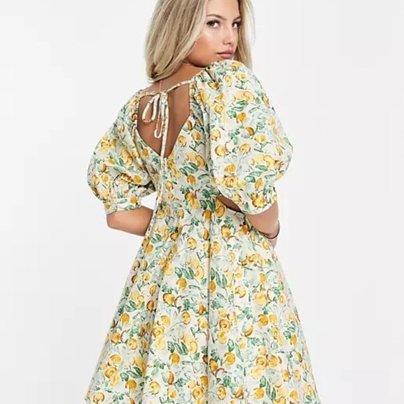 Urban Revivo square neck mini dress in floral print - Picture 5 of 5